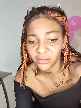 Snapshot of leona_sumiza chatting on 11/15/25, 01:36 leona sumiza online show from 11/15/25, 01:36