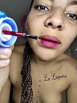 Snapshot of leona_sumiza chatting on 11/29/25, 12:19 leona sumiza online show from 11/29/25, 12:19