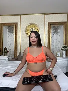 Hannahpradaa  online show from 11/04/25, 12:04