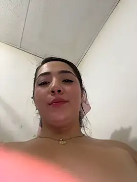 Snapshot of Hannahpradaa_ chatting on 11/05/25, 12:21 Hannahpradaa online show from 11/05/25, 12:21