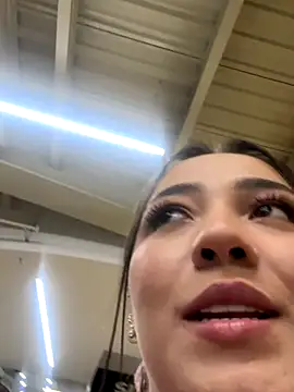 Snapshot of Hannahpradaa_ chatting on 11/12/25, 12:00 Hannahpradaa online show from 11/12/25, 12:00