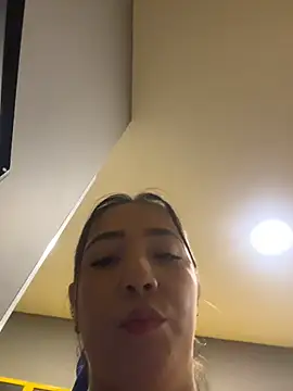 Snapshot of Hannahpradaa_ chatting on 11/27/25, 07:38 Hannahpradaa online show from 11/27/25, 07:38