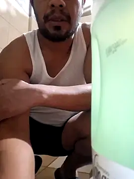 Snapshot of sanz957 chatting on 11/29/25, 03:53 sanz957 online show from 11/29/25, 03:53