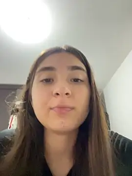 Valentina ro online show from 10/31/25, 01:50