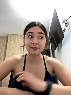 Valentina ro online show from 12/16/25, 02:38