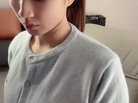 Snapshot of lvy-002 chatting on 12/05/25, 02:25 lvy-002 online show from 12/05/25, 02:25