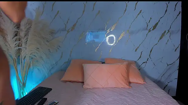 Julig01 online show from 11/14/25, 01:15