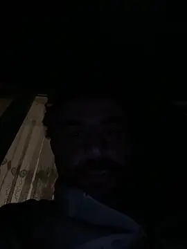 Snapshot of richeart87 chatting on 12/14/25, 01:11 richeart87 online show from 12/14/25, 01:11