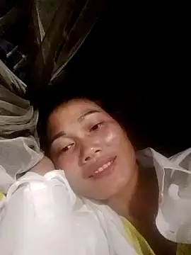 Snapshot of doggy-00 chatting on 10/28/25, 02:09 doggy-00 online show from 10/28/25, 02:09