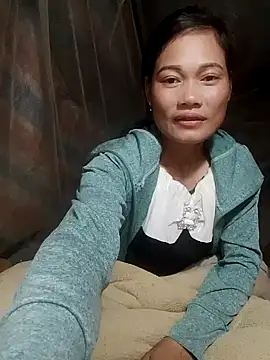 Snapshot of doggy-00 chatting on 11/16/25, 08:36 doggy-00 online show from 11/16/25, 08:36