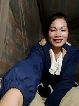 Snapshot of doggy-00 chatting on 11/29/25, 12:52 doggy-00 online show from 11/29/25, 12:52