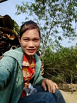 Snapshot of doggy-00 chatting on 12/03/25, 06:32 doggy-00 online show from 12/03/25, 06:32