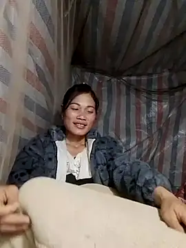 Snapshot of doggy-00 chatting on 12/13/25, 09:31 doggy-00 online show from 12/13/25, 09:31