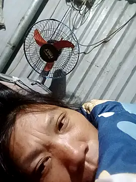 bella-la online show from 11/29/25, 10:57