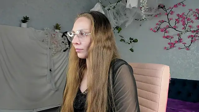 Olga Cat online show from 10/28/25, 03:32