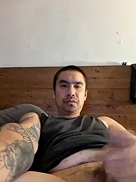Snapshot of Stronggdragon85 chatting on 06/03/26, 07:11 Stronggdragon85 online show from 06/03/26, 07:11