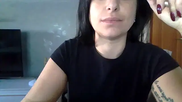 Snapshot of 4clarissa chatting on 11/05/25, 08:14 4clarissa online show from 11/05/25, 08:14