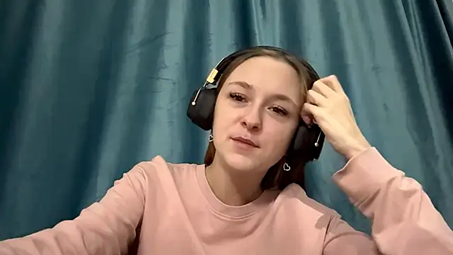 HOTBellakle online show from 11/18/25, 03:05