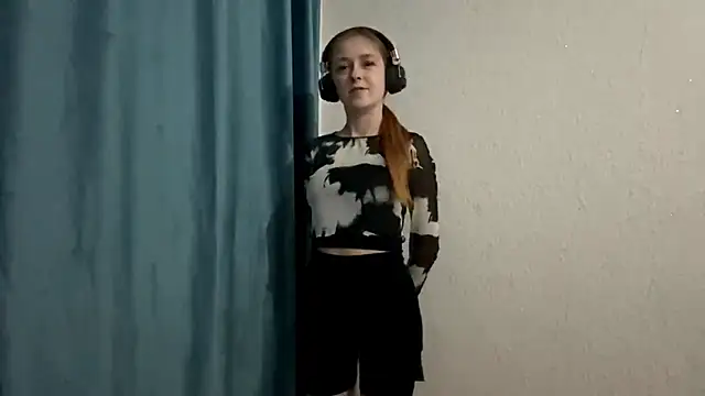 HOTBellakle online show from 11/26/25, 03:35