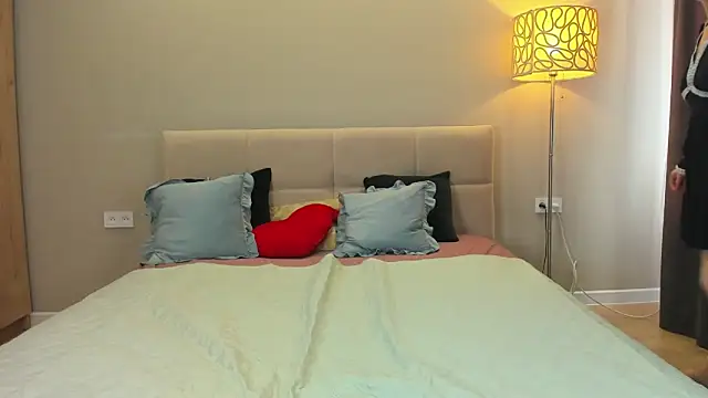 babyyullii online show from 06/10/26, 01:39