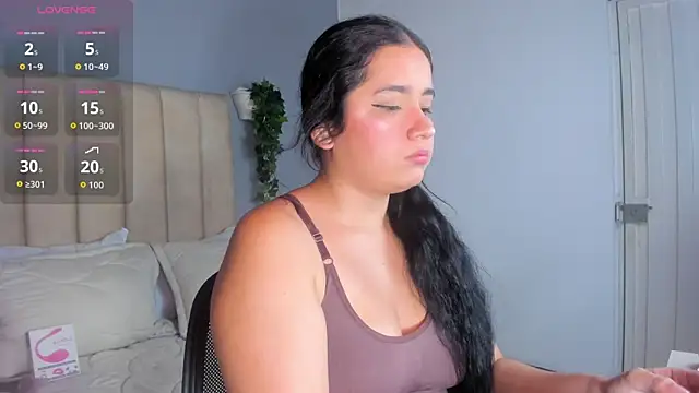 Amber Smitt19 online show from 10/30/25, 04:52