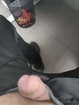 Snapshot of centro6891 chatting on 11/12/25, 09:10 centro6891 online show from 11/12/25, 09:10