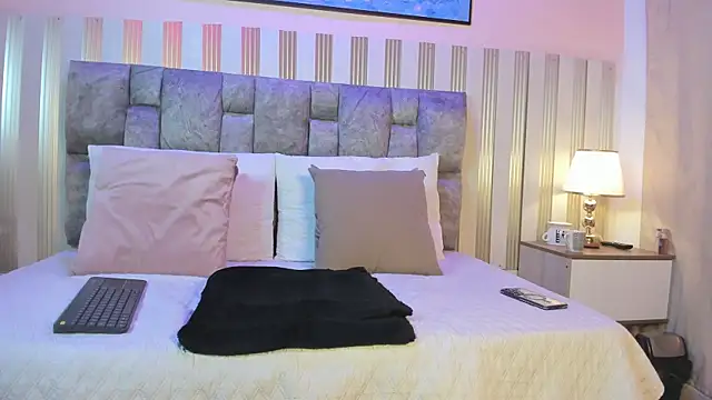 Scarlett  lace online show from 11/06/25, 11:33