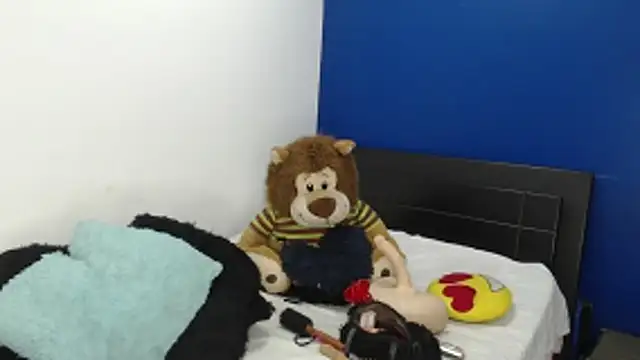 EmmilyConnor online show from 05/04/26, 02:24