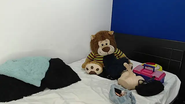 EmmilyConnor online show from 05/11/26, 02:45