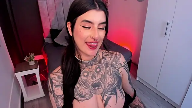 mia jagger online show from 06/13/26, 03:37