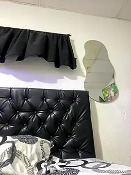 zui luu online show from 11/13/25, 04:17