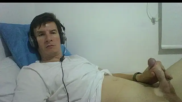 carliesexyman online show from 11/25/25, 03:50