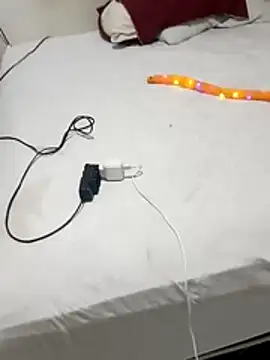  - - -meretriz online show from 10/27/25, 08:46