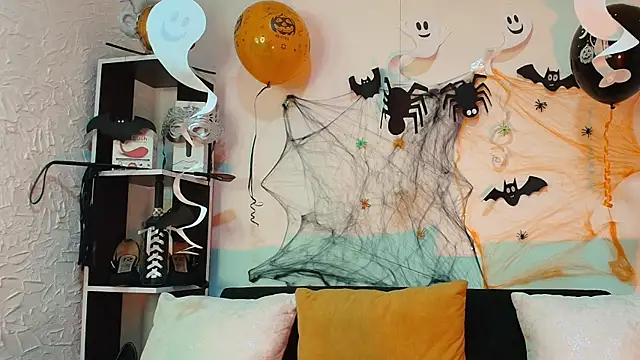 Natasha Amber online show from 10/28/25, 04:31