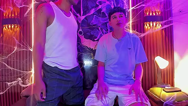 Snapshot of Kings_and_Secrets chatting on 10/29/25, 05:53 Kings and Secrets online show from 10/29/25, 05:53