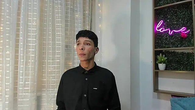 Snapshot of Max_Steell chatting on 10/31/25, 03:07 Max Steell online show from 10/31/25, 03:07