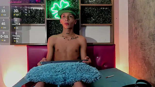 Snapshot of Max_Steell chatting on 11/14/25, 03:38 Max Steell online show from 11/14/25, 03:38