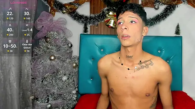 Snapshot of Max_Steell chatting on 11/22/25, 03:49 Max Steell online show from 11/22/25, 03:49