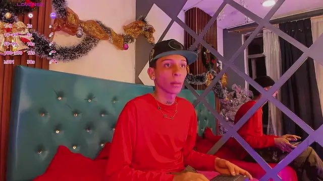 Snapshot of Max_Steell chatting on 12/15/25, 11:31 Max Steell online show from 12/15/25, 11:31