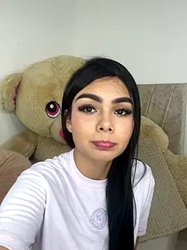 little emiily  online show from 10/28/25, 08:00