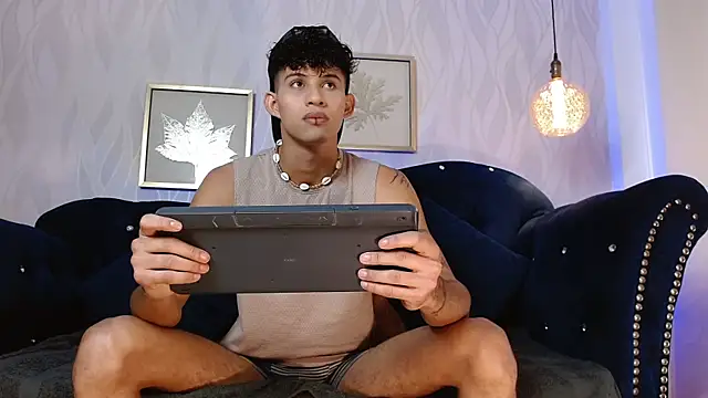 KamiSuarez online show from 11/05/25, 06:19