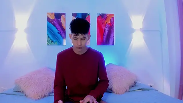 KamiSuarez online show from 11/28/25, 06:21