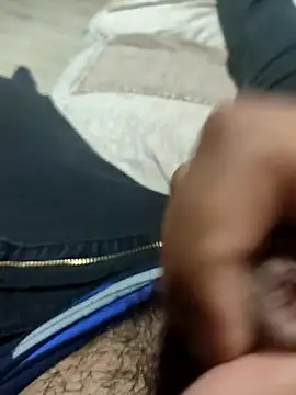 lopess06 online show from 10/28/25, 06:10