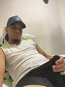 Snapshot of MichaManu7 chatting on 11/07/25, 04:12 MichaManu7 online show from 11/07/25, 04:12