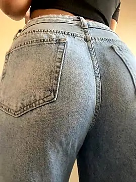 Snapshot of Catalina244 chatting on 10/30/25, 08:09 Catalina244 online show from 10/30/25, 08:09