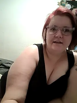 Snapshot of plumpycake420 chatting on 12/15/25, 08:29 plumpycake420 online show from 12/15/25, 08:29