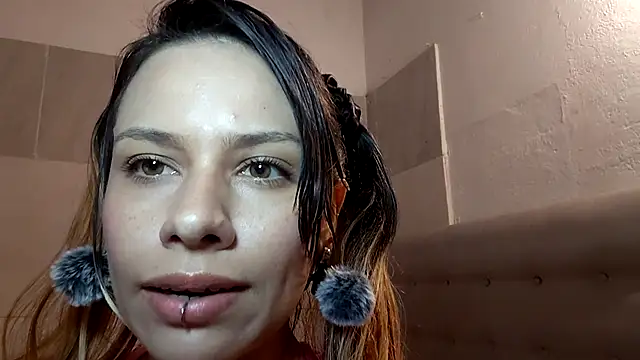 Snapshot of Hairy_ptt chatting on 11/11/25, 03:01 Hairy ptt online show from 11/11/25, 03:01