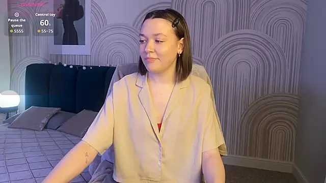 Snapshot of R_I_N_A chatting on 11/28/25, 01:30 R I N A online show from 11/28/25, 01:30