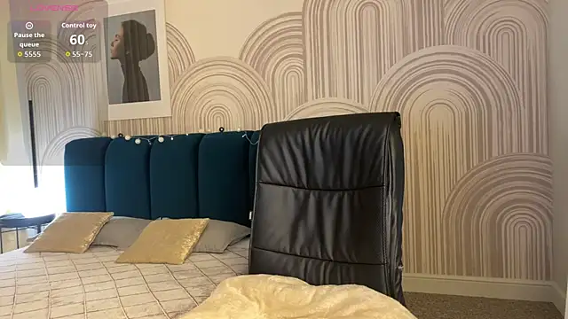 Snapshot of R_I_N_A chatting on 12/05/25, 01:03 R I N A online show from 12/05/25, 01:03