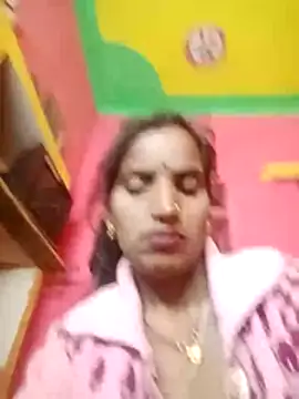 Snapshot of Anju_setty chatting on 11/06/25, 10:43 Anju setty online show from 11/06/25, 10:43